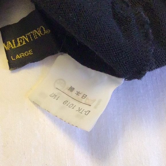 Men’s vintage Gianni Valentino turtleneck wool sweather in black size XL - Picture 5 of 6